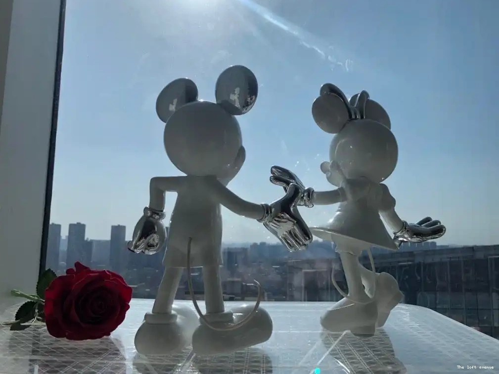 MINNIE MOUSE FIGURE 0506